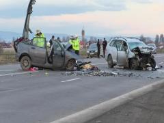 O tânără de 25 de ani a provocat carnagiul cu 4 morţi de la Braşov. A trecut pur şi simplu de pe o bandă pe alta fără să se asigure