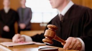 Comisia a dat, după 9 ore de dezbateri, raport de admitere la proiectul de modificare a Legii privind Statutul magistraţilor