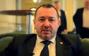 Cătălin Rădulescu îi cere lui Tudorel Toader revocarea din funcţie a procurorului general, pe motiv că “defăimează” Parlamentul