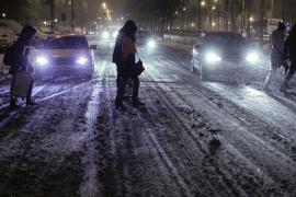 Atenţionare de vreme severă în România. 14 judeţe se află sub cod galben de ninsori şi viscol. Harta zonelor afectate