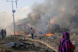 Nou bilanţ cutremurător la Mogadishu: sunt 512 morţi în urma atentatului devastator cu un camion-capcană
