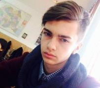A fost găsit Mitică Vlasie! Tânărul de 19 ani, din Galaţi, a dispărut în urmă cu trei zile, după ce a încercat să se spânzure cu cablul de la telefon