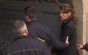 Criminala de la metrou a agresat doi gardieni, în spatele gratiilor! Magdalena Şerban cere să fie eliberată (Video)