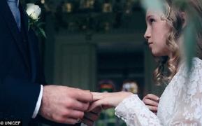 O fetiță de 10 ani a fost salvată în ultima clipă de la o căsătorie cu un bărbat de 50 de ani. Bărbatul plătise pentru fată 6000 de euro (Video)