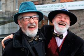 Doi irlandezi heterosexuali s-au căsătorit doar pentru a evita plata unei sume fabuloase, pentru moştenire