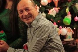 "Prea degeaba sânge, prea degeaba patimi ...". Traian Băsescu, imagini inedite în Ajunul Crăciunului (Galerie foto)