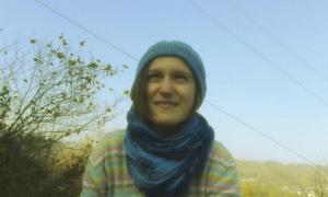 Misterul se adânceşte în cazul Mirabelei, găsită moartă şi dezbrăcată pe câmp, lângă Autostrada Soarelui. Anchetatorii au refăcut ultimele clipe din viaţa fetei