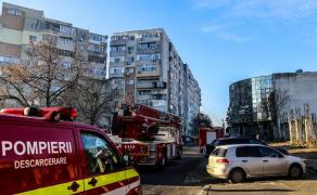 Un interlop depresiv a încercat să se arunce de pe un bloc cu 8 etaje, din Giurgiu, supărat că fusese bătut