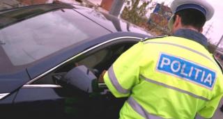 Şofer prins mort de beat la volan. În loc să-şi asume greşeala, a oferit 500 de euro poliţiştilor ca să-l lase să fugă