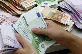 Scene ca în filme la Cluj! I-a cerut iubitei 5000 de euro ca să nu publice poze indecente cu ea. Pentru că l-a refuzat, bărbatul și-a pus în aplicare amenințările, dar nu s-a oprit aici