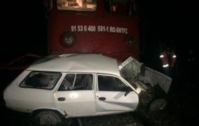Accident grav în Brăila: un tren a distrus complet o mașină. Șoferul s-ar fi sinucis (video)