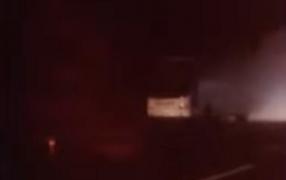 Un autocar cu 40 de călători a luat foc pe DN2, în Ialomița. Pompierii au intervenit
