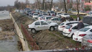 Imagini virale! Aceasta ar putea fi parcarea anului 2017 (Foto)