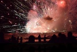 Artificiile de Anul Nou au explodat necontrolat. Sunt mai mulţi răniţi şi peste o mie de oameni au fost evacuaţi (video)