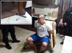 Primele imagini din casa în care un poliţist de la Trupele Speciale din Suceava a fost tăiat cu o sabie