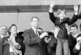 Fostul principe Nicolae, îndurerat după pierderea Regelui Mihai: 'Bunicule, îmi va fi dor de tine şi nu voi uita că m-ai învăţat despre valori reale'