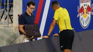 Revoluţie în fotbalul românesc! LPF va introduce arbitrajul video în Liga I