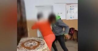 Răsturnare de situație în cazul profesoarei lovite și umilite într-o școală din Teleorman. Unul dintre elevi a fost reținut. Ce acuzații i se aduc
