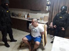 Ce pedeapsă riscă interlopul care a tăiat un poliţist din Suceava cu sabia