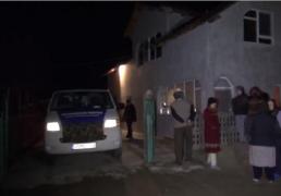 Morți suspecte în Vrancea! Două femei, noră și soacră, au fost găsite inconștiente în baie. Medicii au încercat în zadar să le resusciteze (Video)