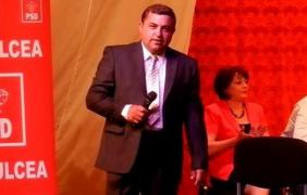 Viceprimarul oraşului Babadag, pesedistul Iordan Năstase, bătut cu parul, în stradă, de un cetăţean furios. A intervenit SMURD