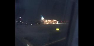 VIDEO Motorul unui avion a explodat pe pistă, la New York, exact înainte de decolare