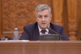 Florin Iordache, incognito în Piaţa Victoriei: "Aveam fes în cap şi fular la gât. Am vrut să văd care este pulsul..."