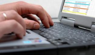 VEŞTI BUNE pentru şoferii argeşeni: Programările la serviciul de permise şi înmatriculări se vor putea face ONLINE