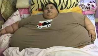 INCREDIBIL! Cea mai GRASĂ femeie din lume, care are 500 kg, scoasă din casă pentru prima dată în ultimii 25 de ani, cu o macara, pentru a fi OPERATĂ (VIDEO)