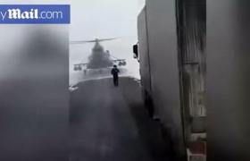 UIMITOR! A aterizat cu elicopterul pe AUTOSTRADĂ pentru că s-a rătăcit (VIDEO)