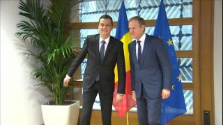 SURPRINZĂTOR: Premierul Grindeanu laudă, de la Bruxelles, protestatarii din Piaţa Victoriei. Declaraţii neaşteptate despre Ordonanţa 13