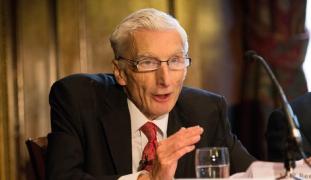 AVERTISMENT TERIBIL. Unul dintre cei mai renumiţi astronomi ai planetei trasnsmite un mesaj îngrijorător liderilor lumii (VIDEO)