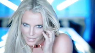 OOPS! Costumul sexy i-a jucat feste lui Britney Spears, chiar în timpul unui concert! Le-a arătat fanilor mai mult decât plănuise (VIDEO)