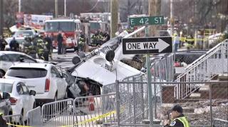 IMAGINI DRAMATICE. Un avion s-a PRĂBUŞIT în faţa unei case, în New Jersey! (VIDEO)