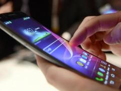 Android şi iOS au acaparat 99,6% din piaţa smartphone-urilor