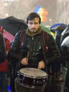 Imaginea care a stârnit EMOŢIE pe Facebook! Cum a apărut un medic, la protestul din faţa Guvernului, după 24 de ore de gardă