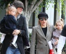 Gemenele Lisei Marie Presley, luate de autorităţi! Fiica lui Elvis a găsit materiale pornografice cu micuţele, în calculatorul soţului său