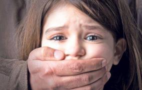 Scene ŞOCANTE! Un copil de numai 7 ani a sfârşit UCIS ŞI CIOPÂRŢIT cu sânge rece, de un CRIMINAL dependent de droguri