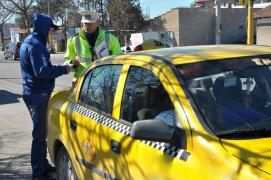 Amenzi de peste 14.000 lei pentru taximetrişti, în doar două ore