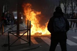 AVERTISMENT şocant: "În Franţa există un cvasi RĂZBOI CIVIL"