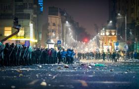 Fotografiile care scriu ISTORIA acestei săptămâni! Imagini DE EXCEPŢIE surprinse la protestele de pe străzile Capitalei | GALERIE FOTO