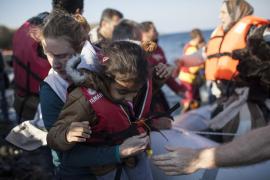 Misiunile UE din Marea Mediterană AJUTĂ traficanţii de persoane