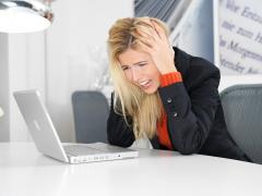 Românii, CEI MAI VULNERABILI din UE în privinţa datelor personale. 85% îşi OFERĂ datele pe internet