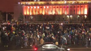 A opta zi de proteste în Piaţa Victoriei. 6.000 de oameni au cerut demisia Guvernului Grindeanu