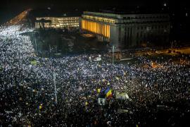 Preşedintele Klaus Iohannis i-a lăudat pe protestatarii din Piaţa Victoriei: "E ceva extraordinar!"