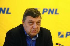 Teodor Atanasiu îl sfătuieşte pe Dacian Cioloş: "Politica este un lucru serios, care nu se face numai în timpul liber"