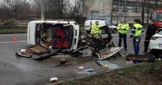 UPDATE: Accident în Giurgiu: O fată de 21 de ani a MURIT. Alte patru persoane, între care doi COPII, au fost RĂNITE (FOTO)