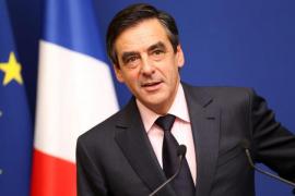 Noi dezvăluiri BOMBĂ despre Francois Fillon: un "prieten generos" i-ar fi plătit costume în valoare de 13.000 de euro