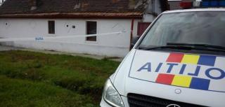 Femeie din Dâmboviţa, găsită moartă într-o grădină, cu multiple muşcături de câine pe corp