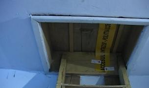 Copiii MUMIFICAŢI din podul blocului din Bistriţa ar proveni de la aceeaşi mamă. A fost identificată o POSIBILĂ SUSPECTĂ!